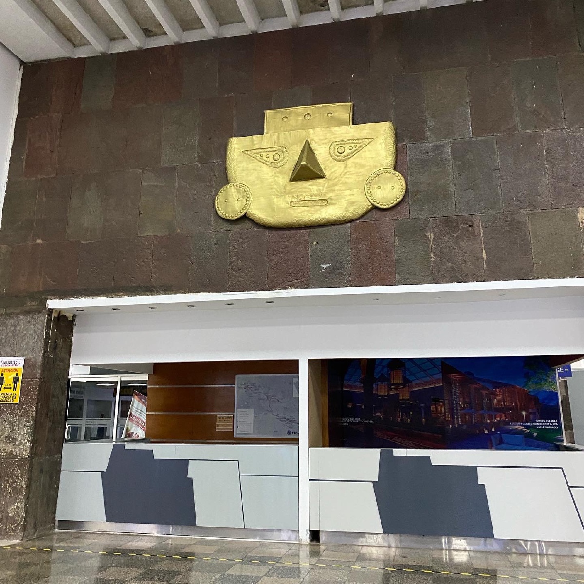 Loving the touches of Peruvian design in the airport