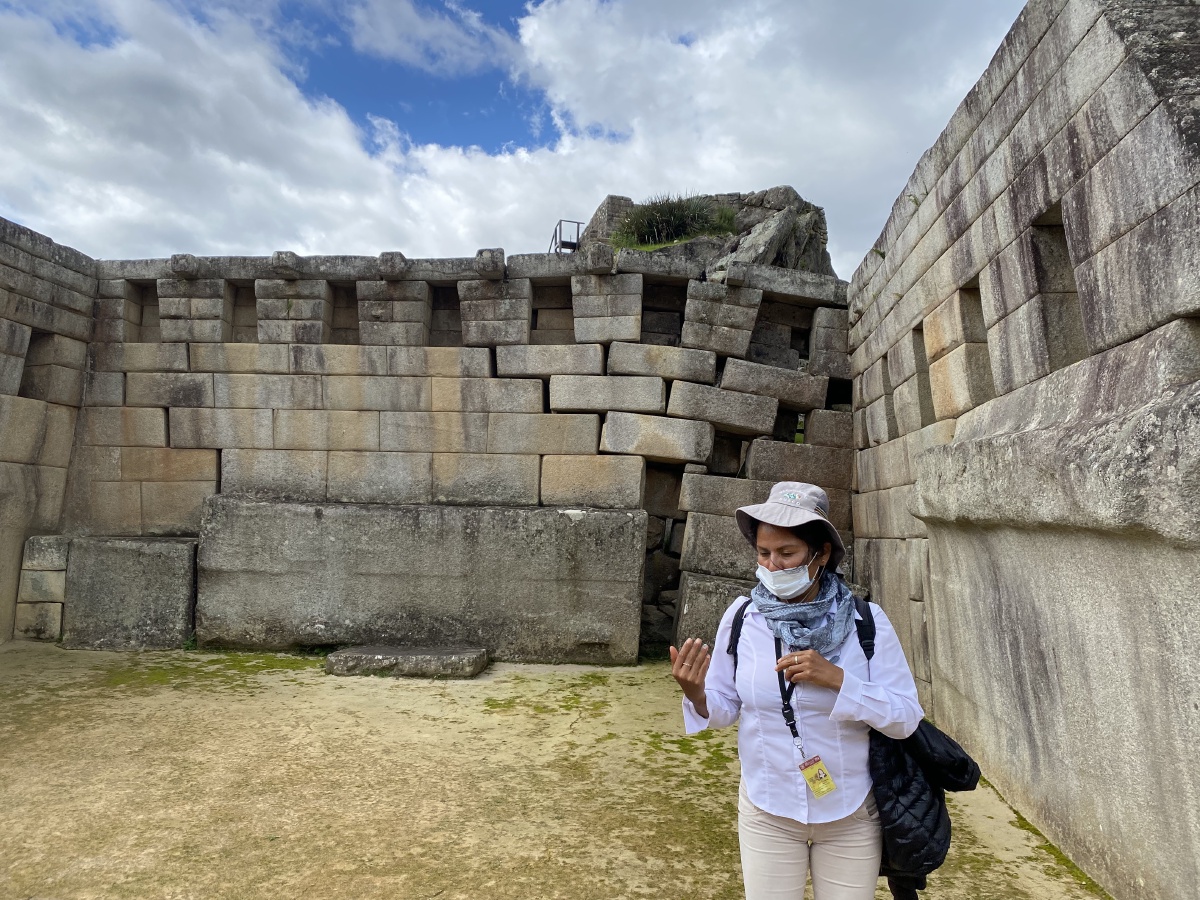 As you can see, the Principal Temple's right side was damaged by earthquakes