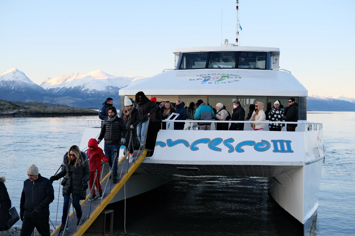 The last stop was at Islas de Tierra del Fuego, where we have to chance to go down and do a short walk and enjoy the panoramic view