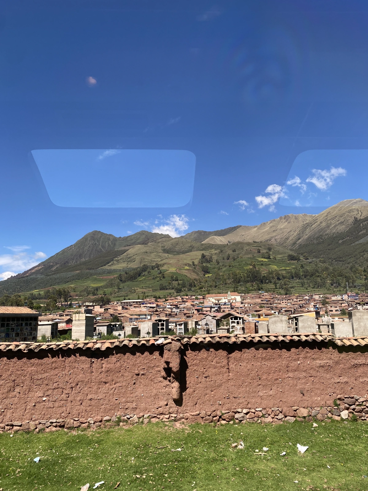 I love how Peruvian buildings look like!