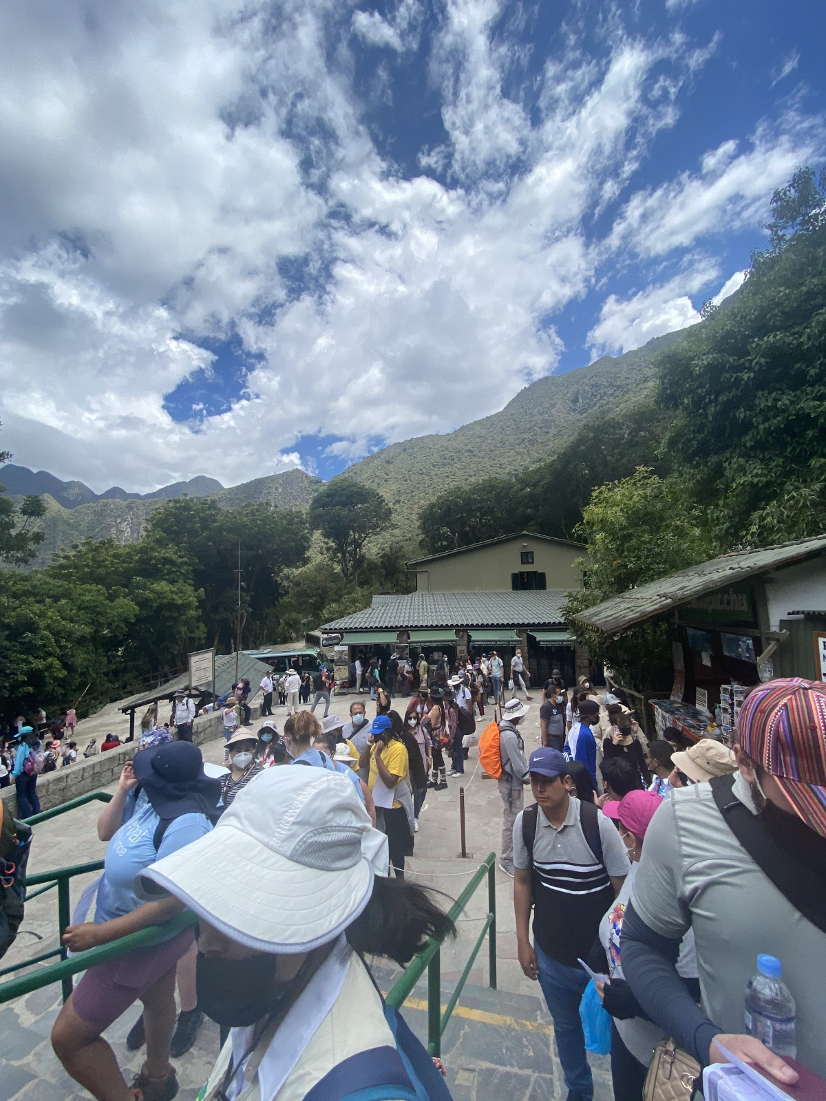 Lots of tour groups having the same idea as we were to go to Machu Picchu on the last day of the year