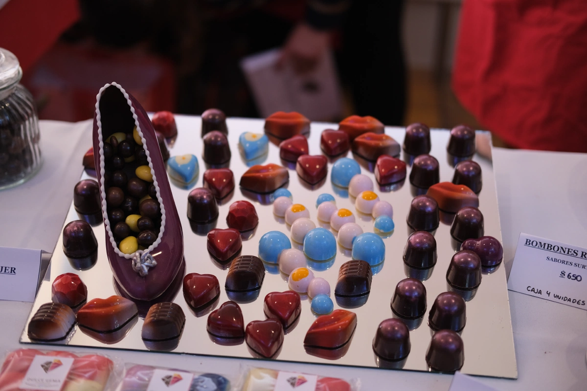 Care for a heart or lips bonbon?