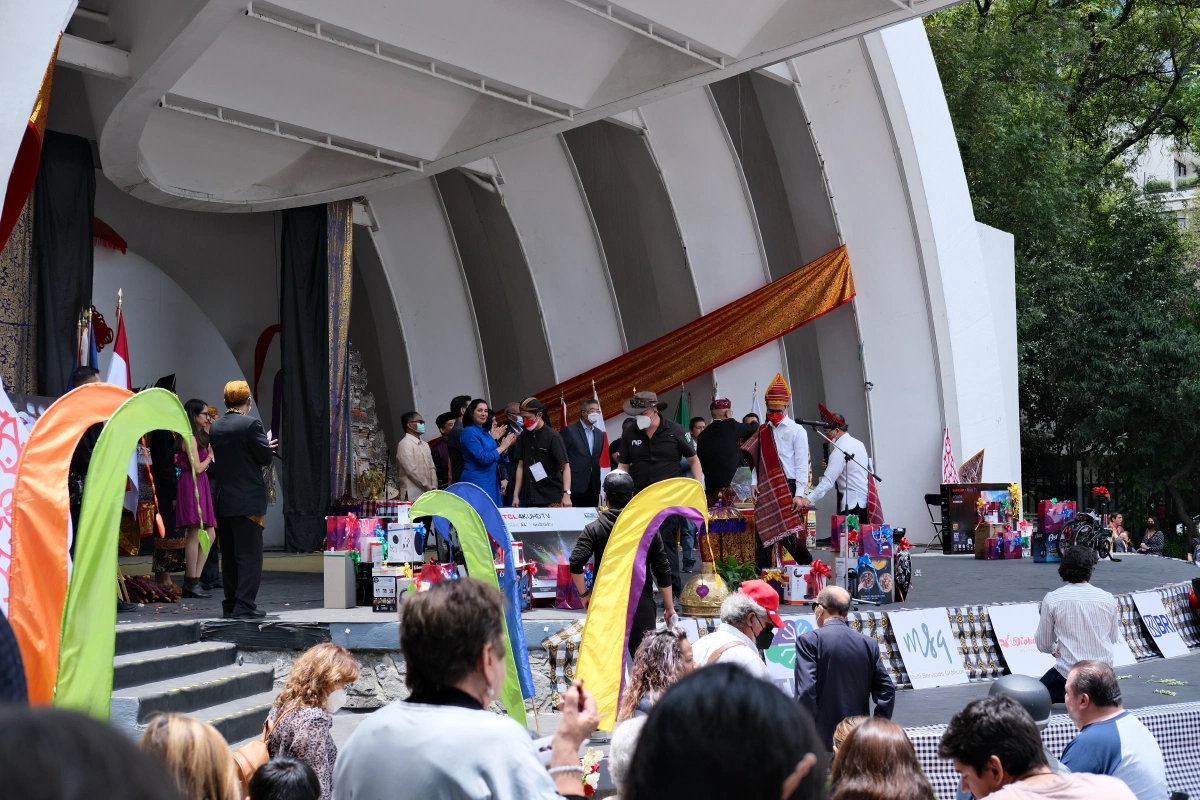 There was a program with the Ambassadors of the different ASEAN countries. They had a lot of raffle prizes!