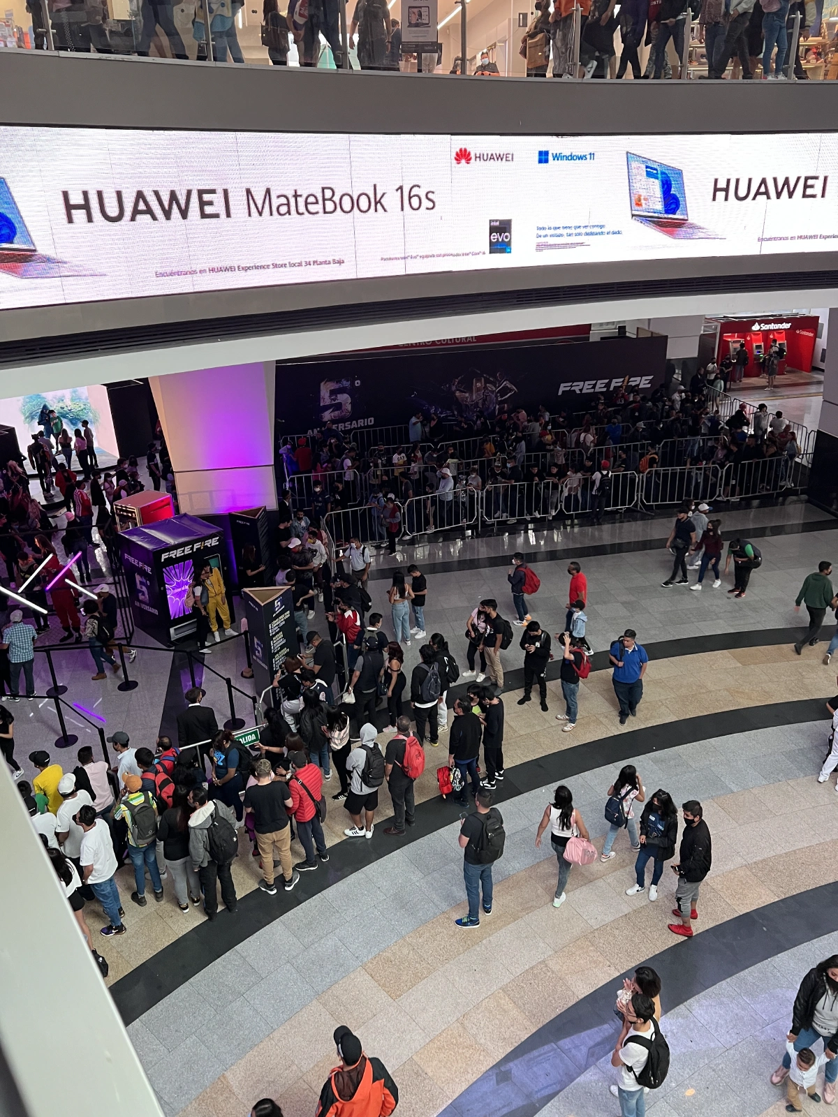 In a mall nearby, there was a FreeFire esports event. I missed live events!