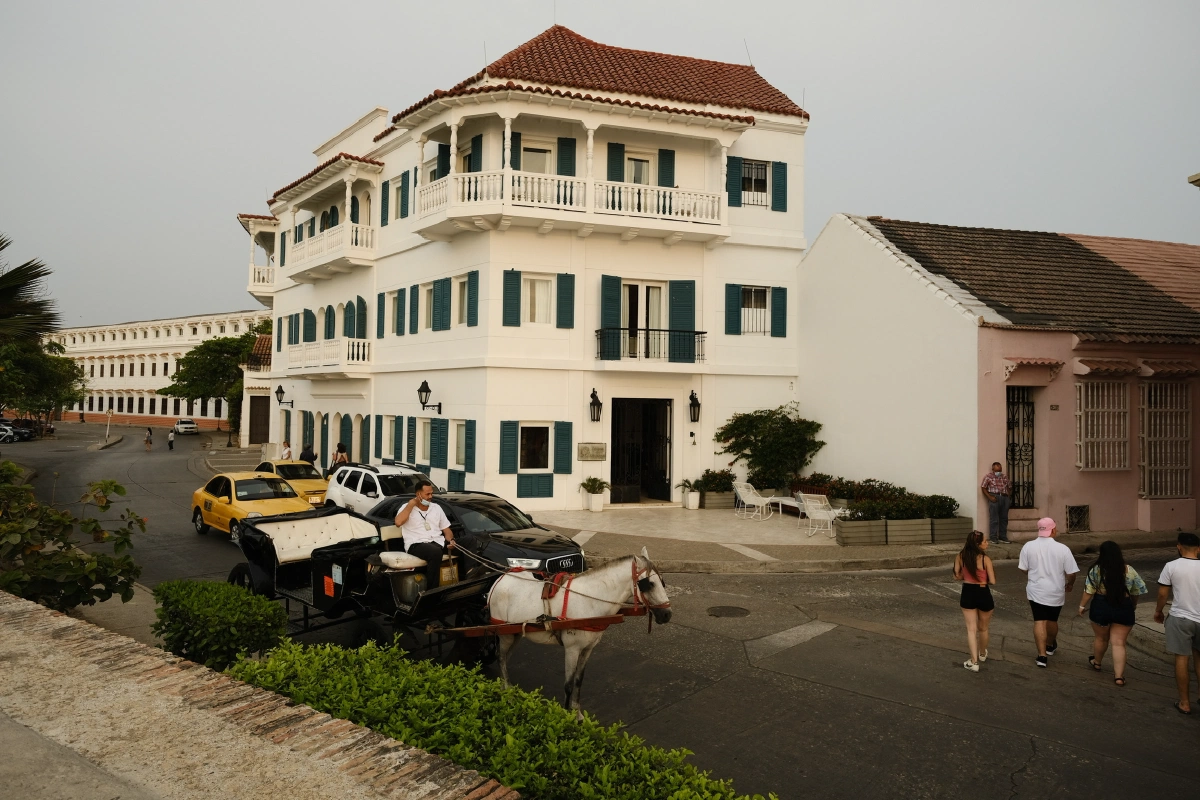 Love the colonial buildings that are still preserved!